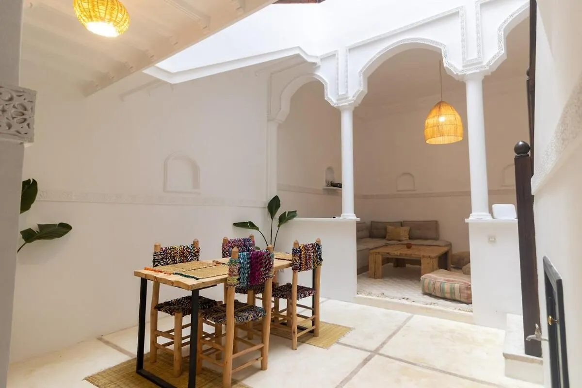 Hm40 I Moroccan Riad With Residential Pool Marrakesh 0*,